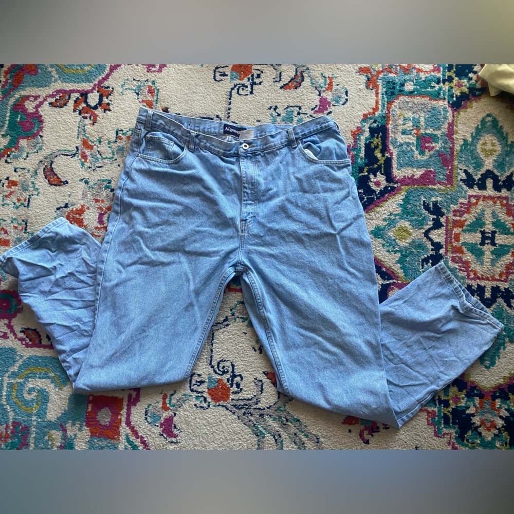 •Vintage Algonquin Light Wash Jeans•